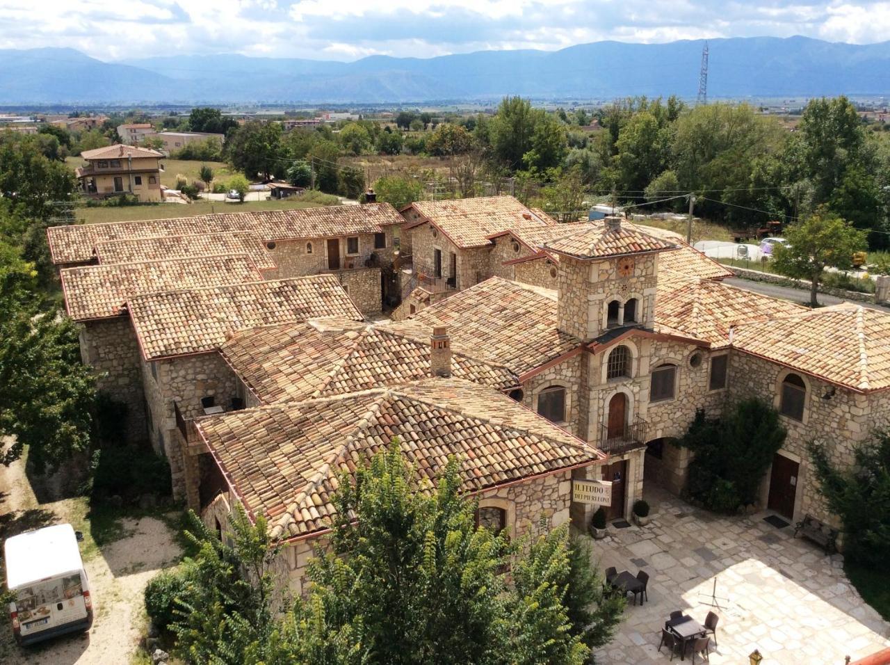 Hotel Il Feudo Dei Pierleoni Celano Exterior foto